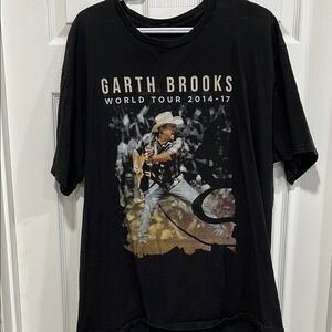 (42) Garth Brooks World Tour T-Shirt